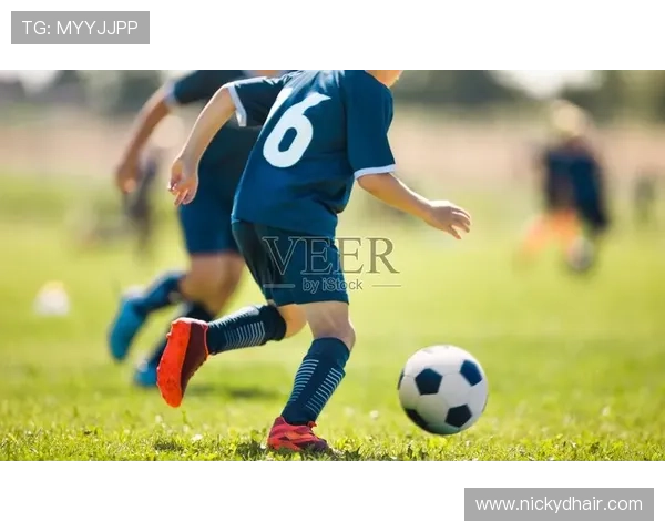 亚新足球官网为足球培训爱好者提供专业的学习资源与训练指南，助力青少年足球成长